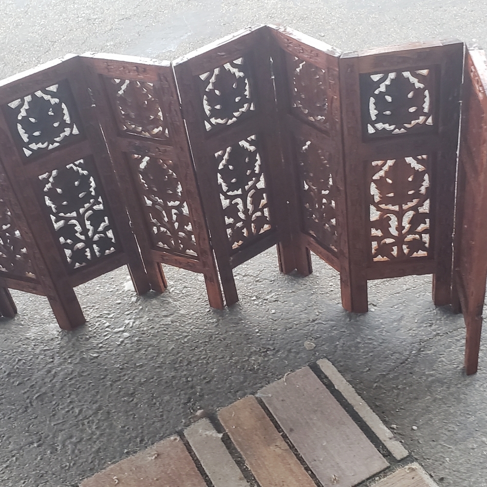 Solid wood blinder